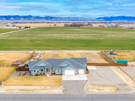 2nd image of 1166 Toscano Rd