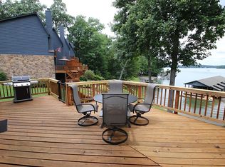 213 Saunders Point Rd APT 4, Huddleston, VA 24104