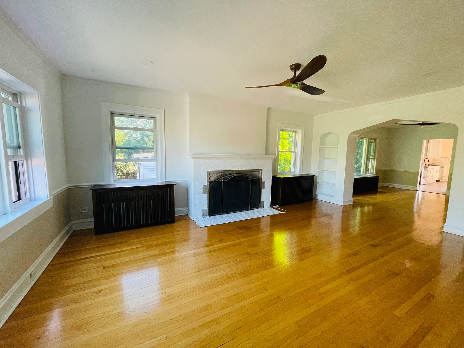 9116 Ewing Ave — Photo 4