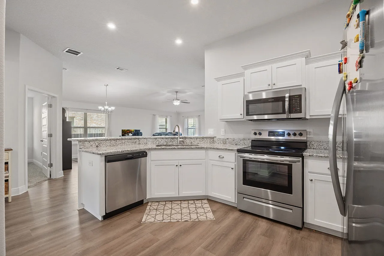 3 bed, 1600 sqft, $1,950 — Photo 4