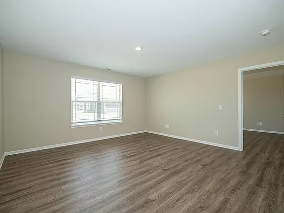 4 bed, 2.0 bath, 1771 sqft, $2,245 — Photo 3