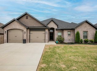 5808 W Red Maple Dr, Rogers, AR 72758
