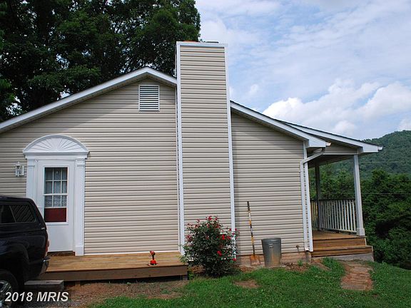 5th image of 142 Berry Mountain Ln