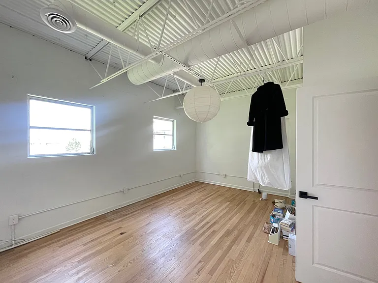 470 S Alexander St — Photo 7