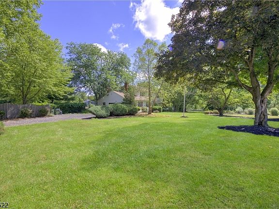 2nd image of 7 Horseshoe Rd