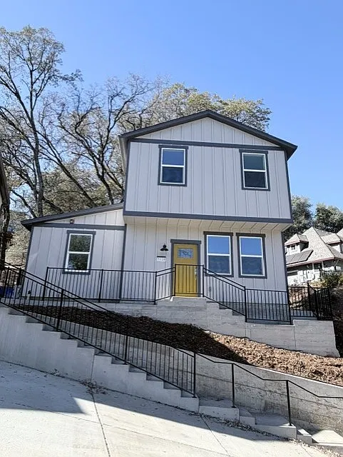 3228 Cambridge Rd