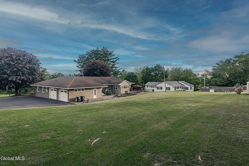 5th image of 109 Golf Course Road