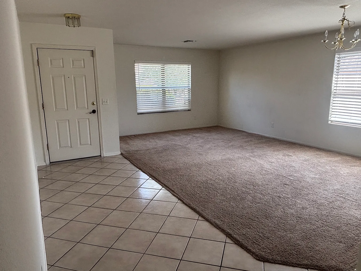 3 bed, 1990 sqft, $2,200 — Photo 2