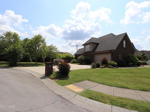 3rd image of 1436 Edenbridge Dr
