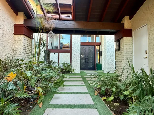 (undisclosed Address), Long Beach, CA 90807