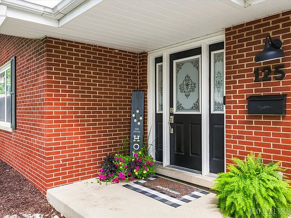 3rd image of 125 Sylvia Ln