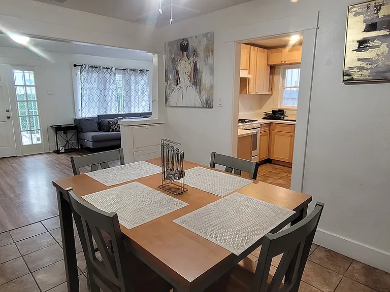16508 S Menlo Ave — Photo 5