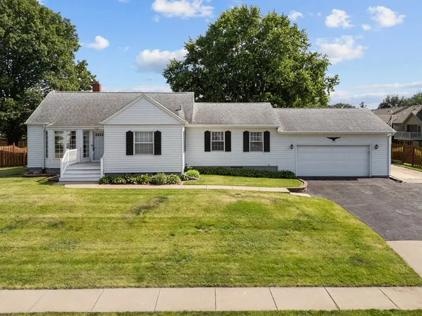 1325 Lincoln Rd, Bettendorf, IA 52722