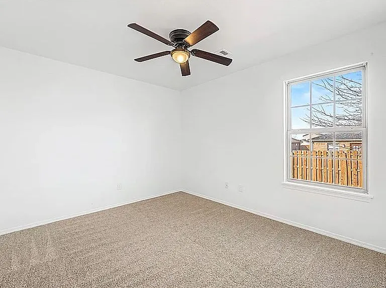 3306 SW Victoria Pl #E — Photo 16