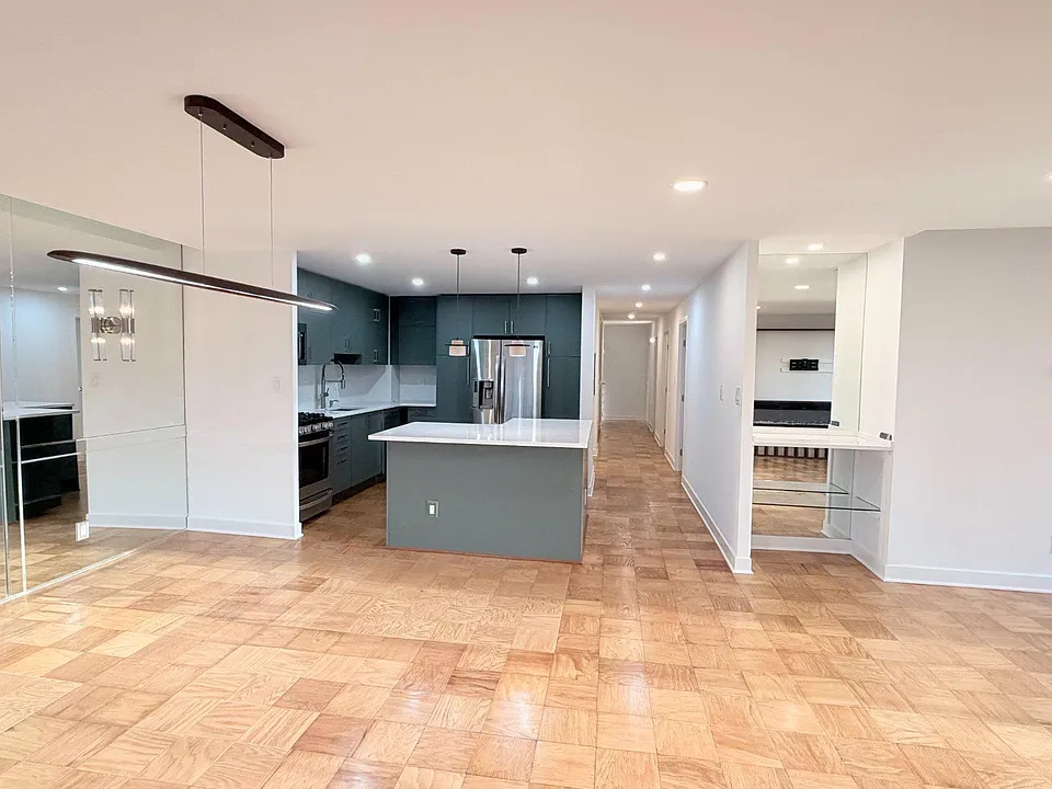 11801 Rockville Pike #712