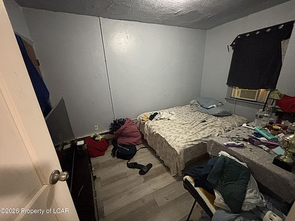 5th image of 523 Willow St