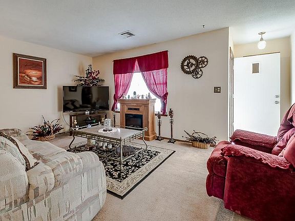 2nd image of 4933 Jeffery Dr