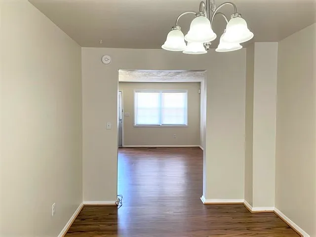 Renovated 3 BR 1.5 BA on Dead-End Street — Photo 3