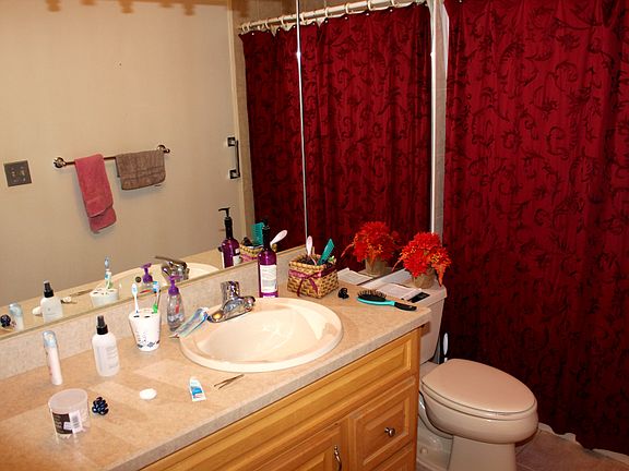 Full, Large Updated Bath