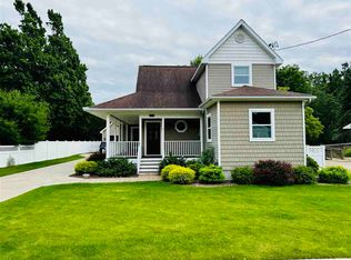 642 E Lake St, Harbor Springs, MI 49740