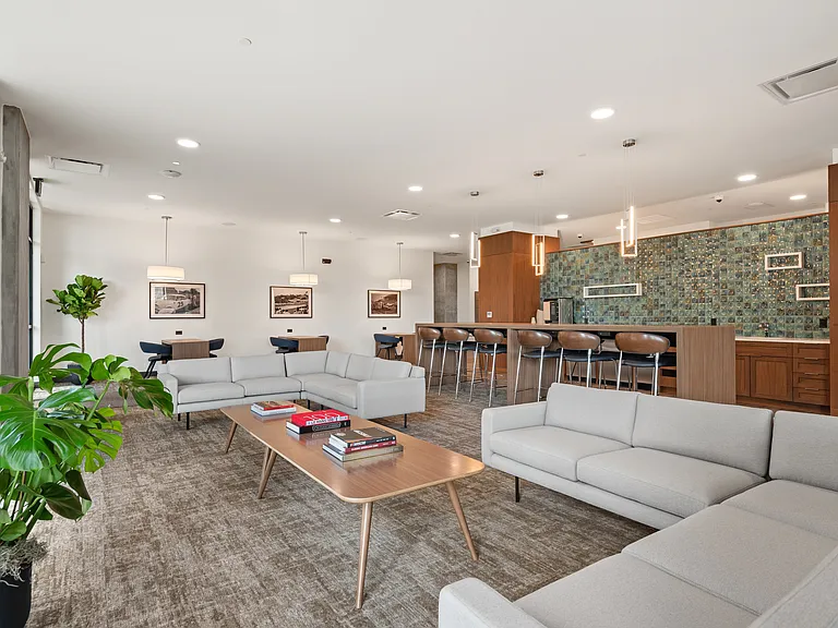 445 Park Commons — Photo 4