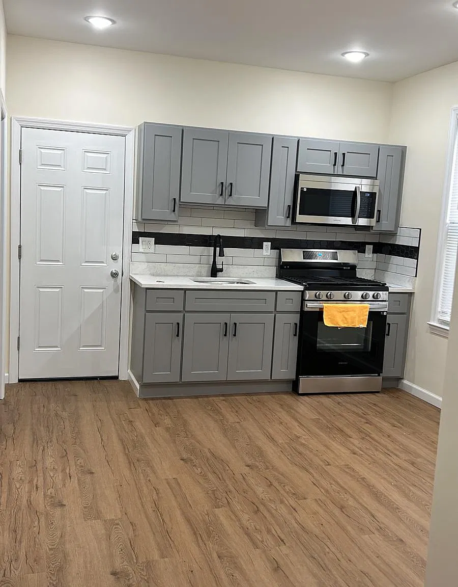 605 Court St — Photo 3