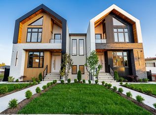 5280 Venables St #B, Burnaby, BC V5B1Y1