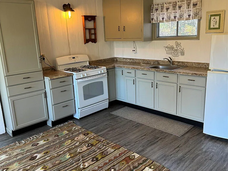359 Masten Rd — Photo 9