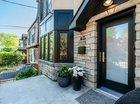 40 Courcelette Rd, Toronto, ON M1N 2S8