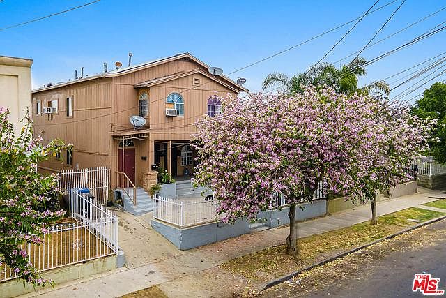 1st image of 615 Camulos St
