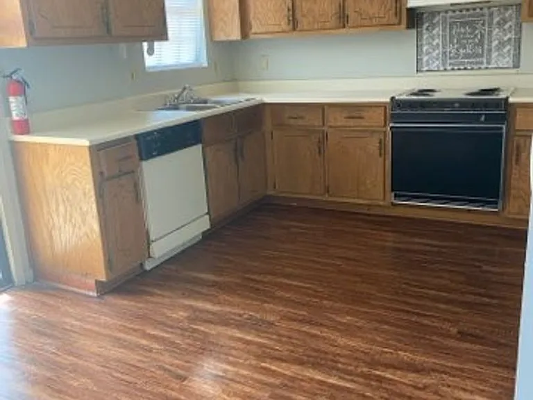 Feemster Lake Apartments — Photo 11