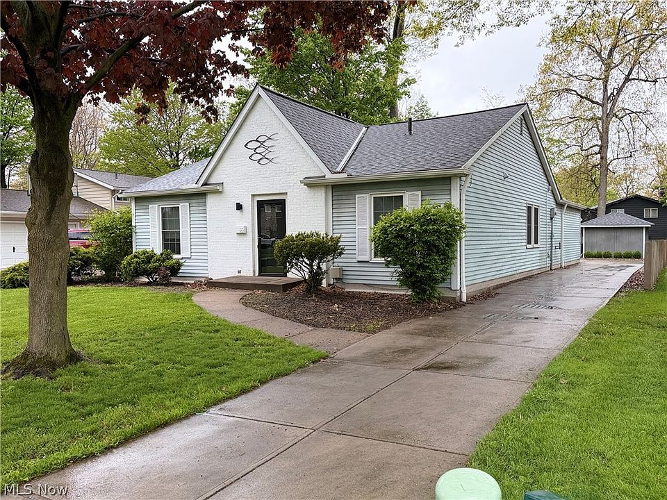 2nd image of 582 Forestview Rd