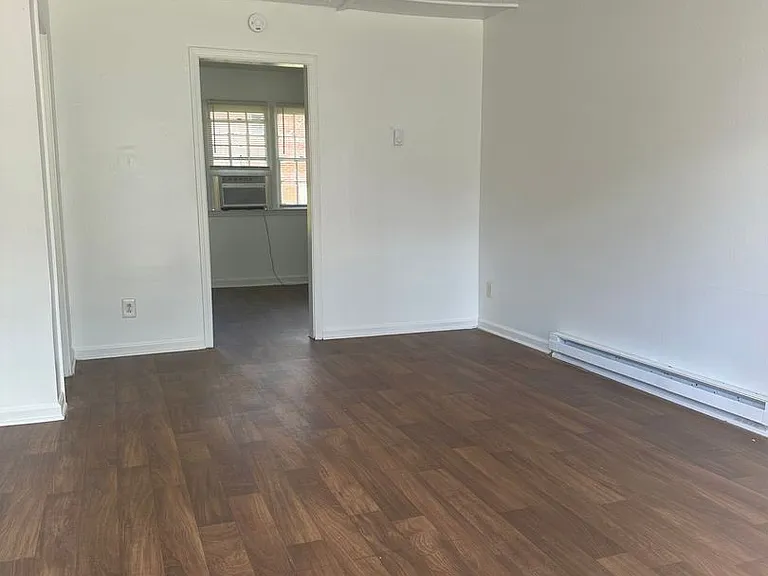 2909 Burgess Dr — Photo 6
