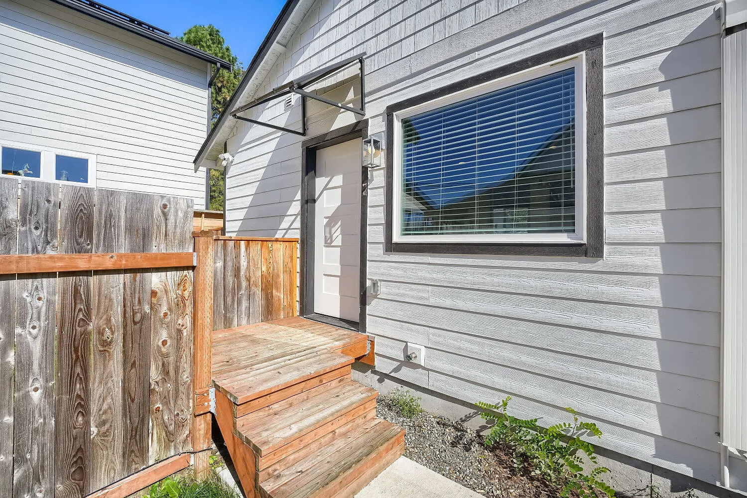2 bed, 625 sqft, $2,100 — Photo 1