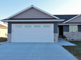 1503 W 7th St, Kearney, NE 68845