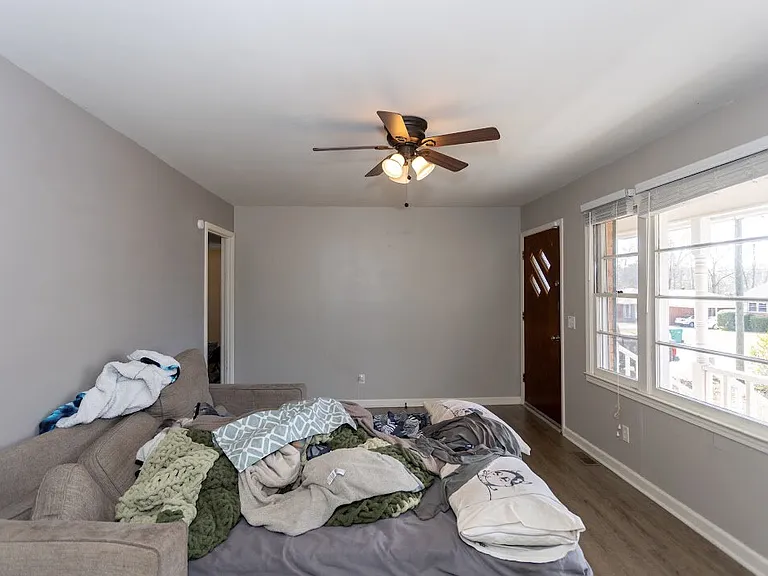 2411 Hunt Club Rd — Photo 6