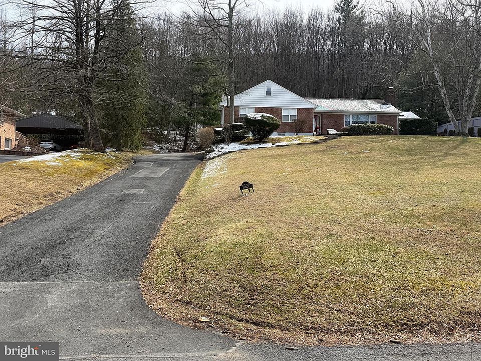 1st image of 1527 Oak Rd