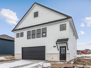 745 Gray Ave, Waukee, IA 50263