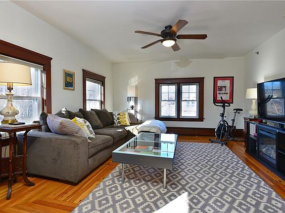 5th image of 1488 Westminster St #9