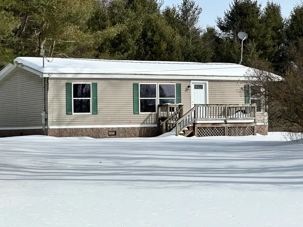 90 Bond Road, Corinna, ME 04928