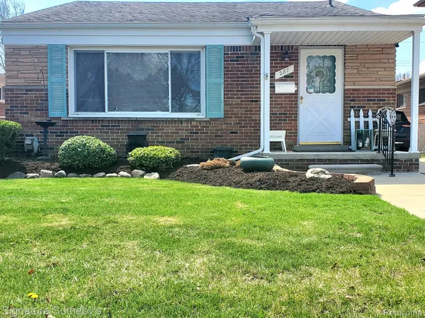 287 Leroy Ave, Clawson, MI 48017