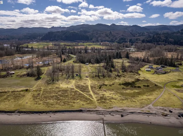 47267 River Ranch Ln, Clatskanie, OR 97016