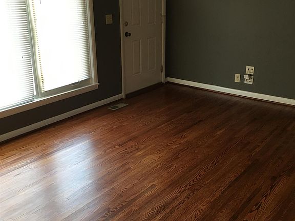 5th image of 2108 Crystal Dr