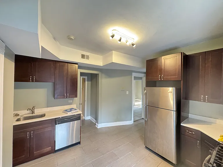 2545 N Springfield Ave #2 — Photo 8