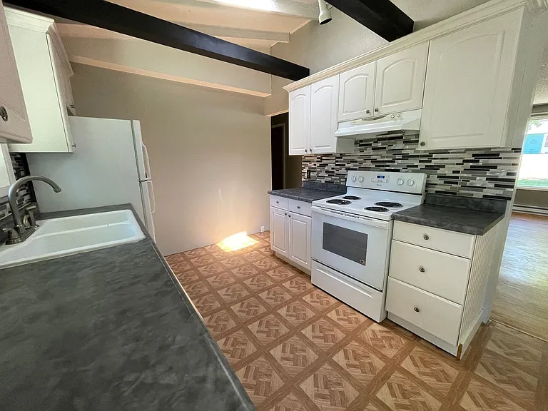 2563 Airline Way — Photo 10