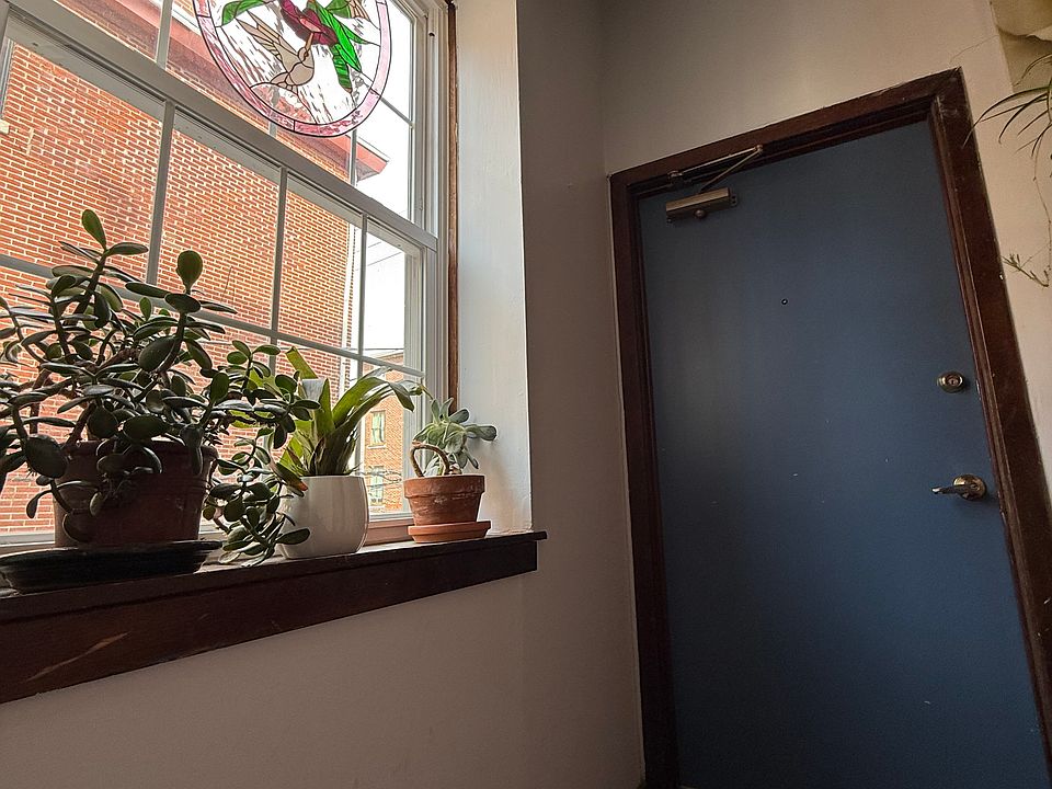 1st image of 784 S 2nd St APT 2