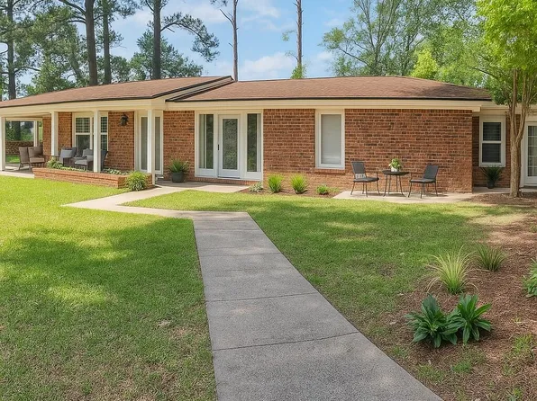 1843 Sherwood Dr, Laurel, MS 39440