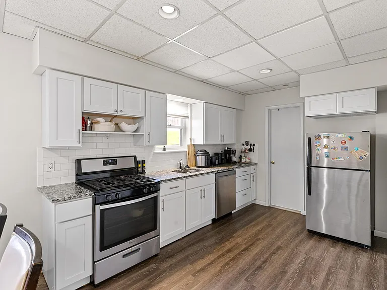 632 Chase Ave #1 — Photo 10