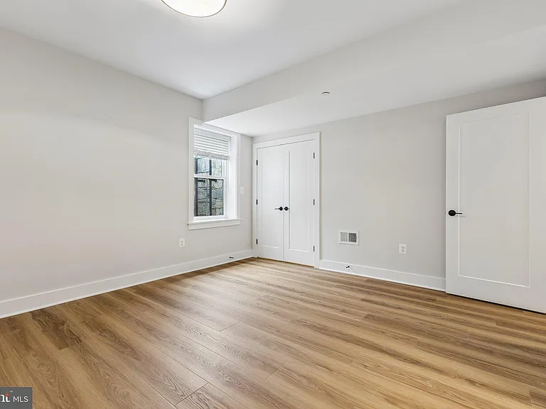 6101 Berkshire Dr — Photo 9