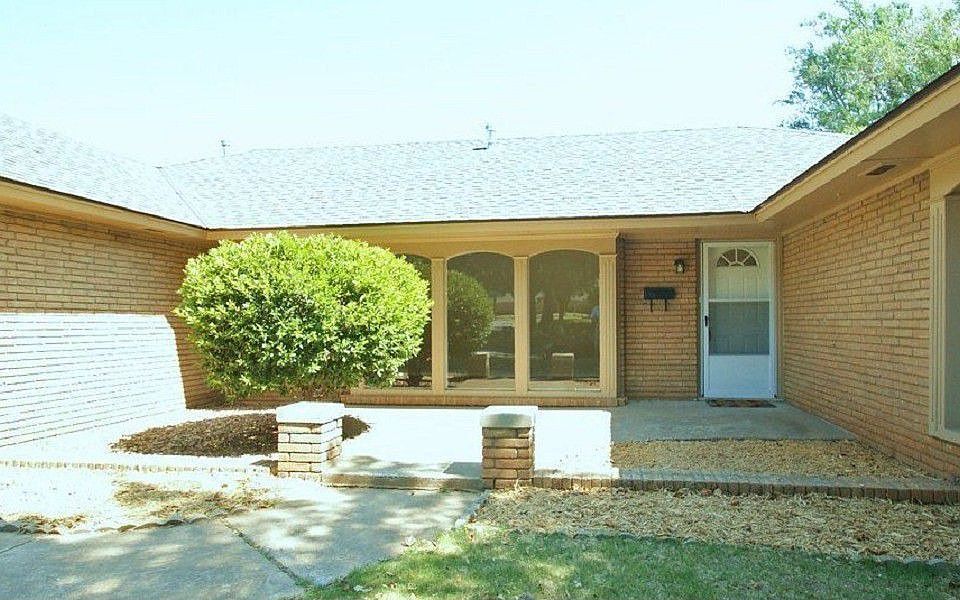 2nd image of 2533 NW 118th St